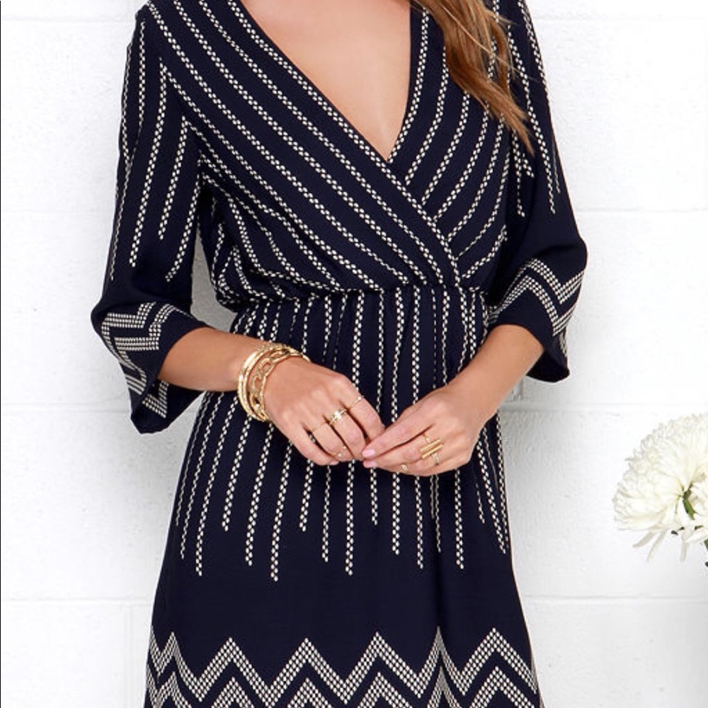 Lulu*s navy blue and cream waist-synched dress